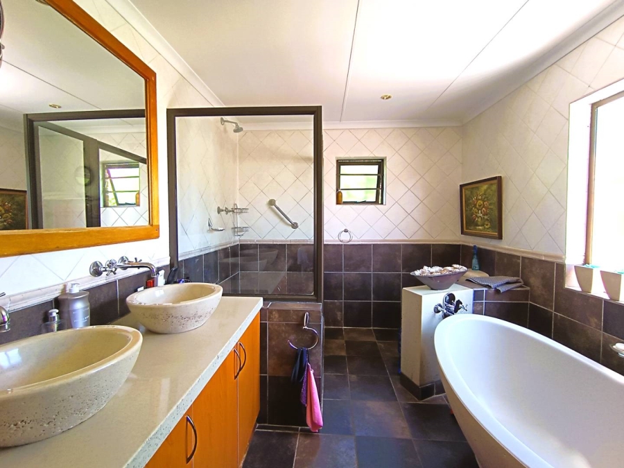 4 Bedroom Property for Sale in Pentagon Park Free State